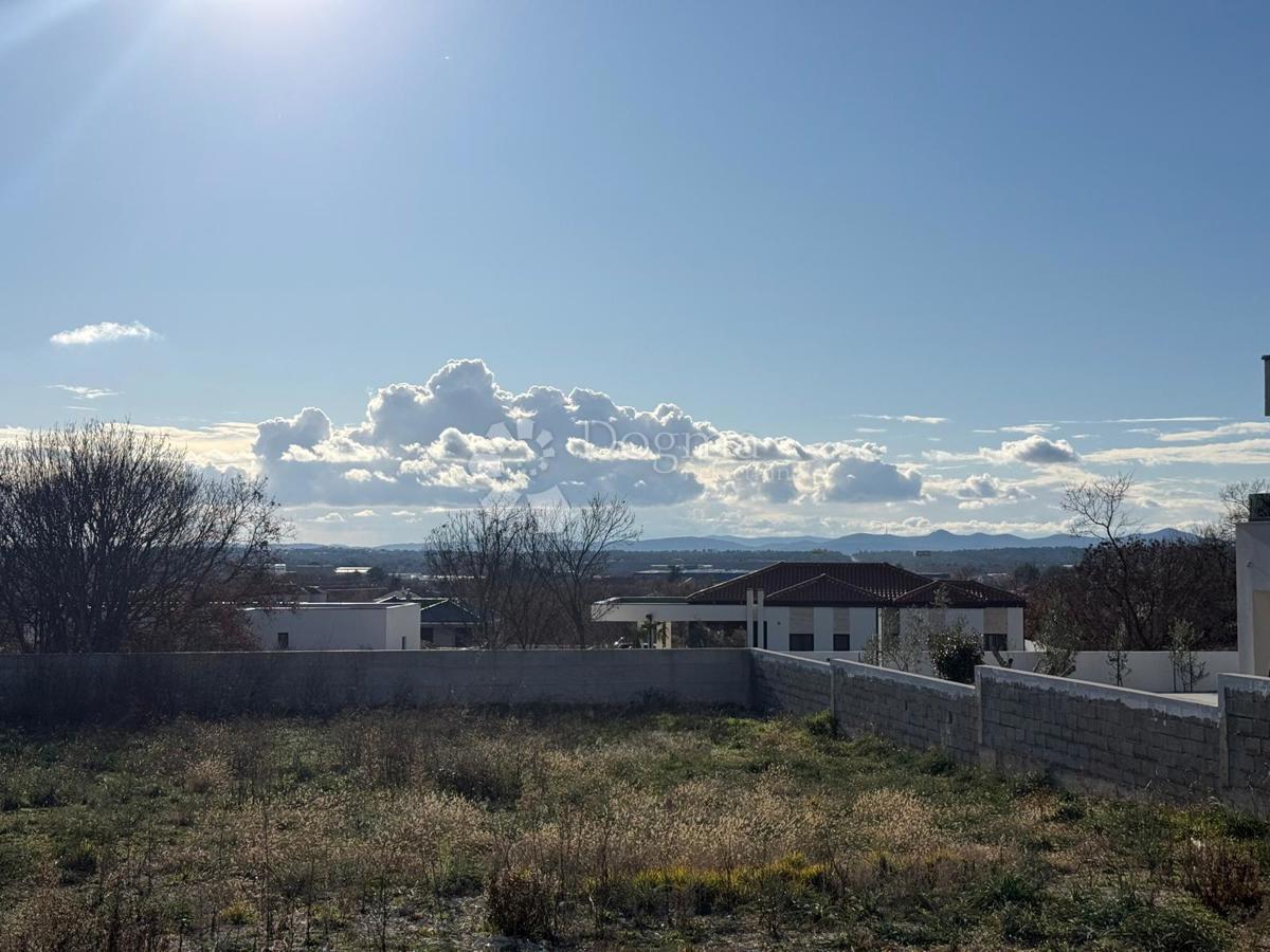 Zazidljivo zemljišče Murvica, Poličnik, 528m2