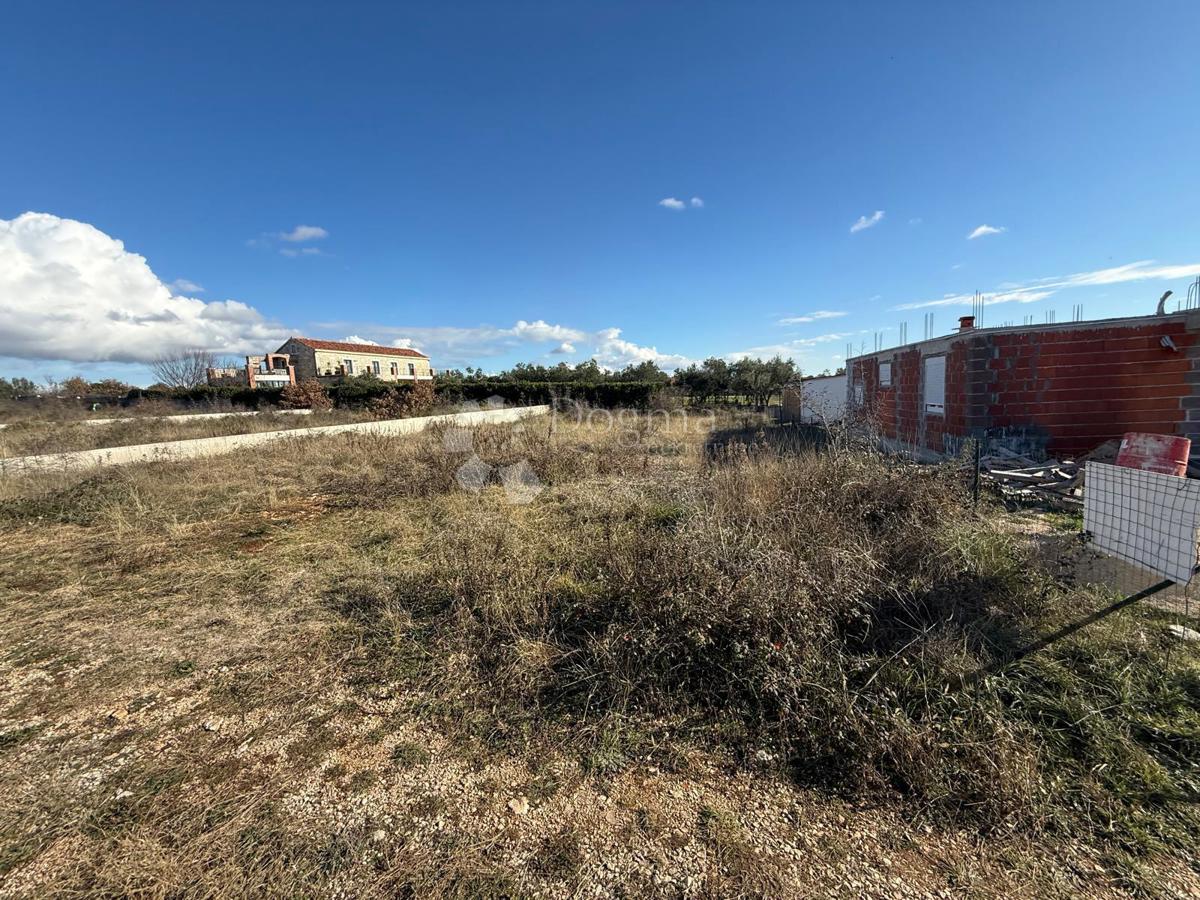 Zazidljivo zemljišče Murvica, Poličnik, 528m2