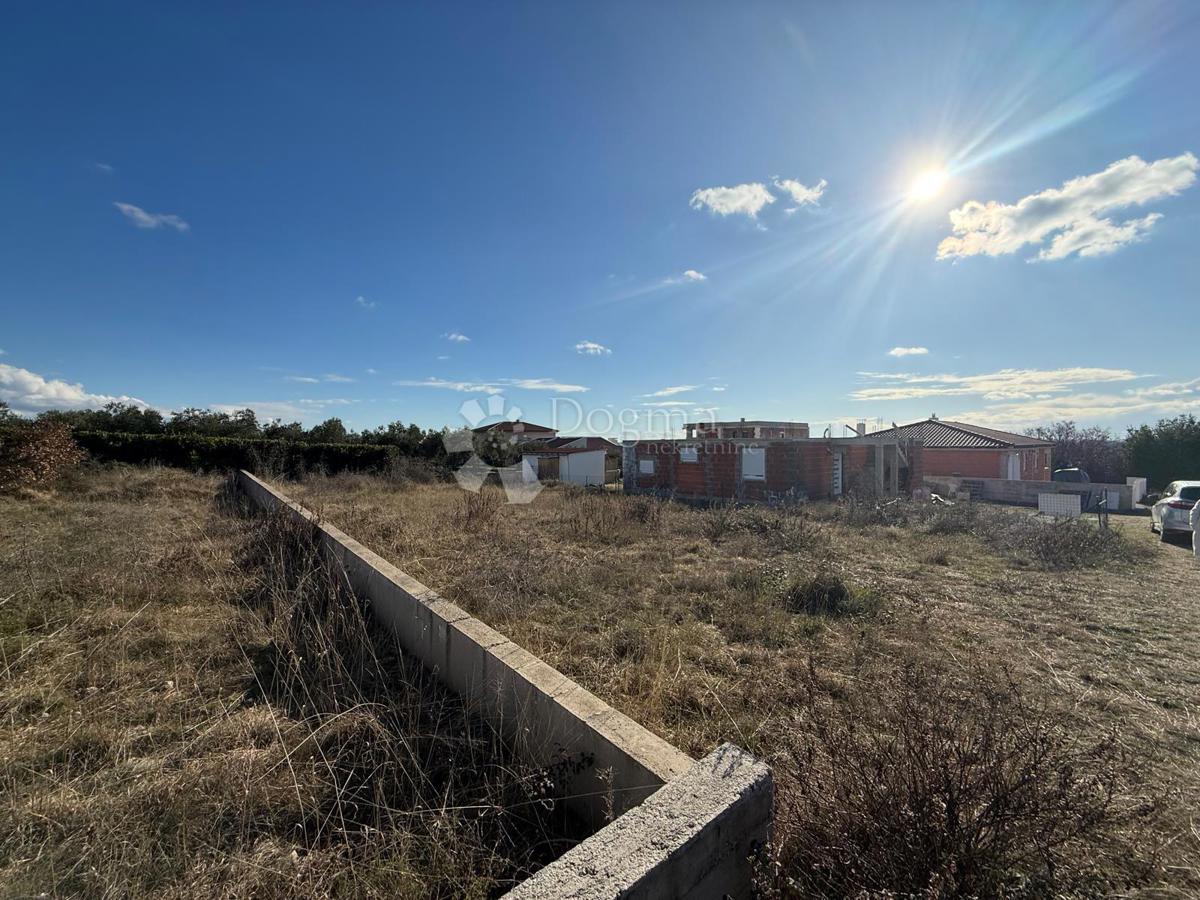 Zazidljivo zemljišče Murvica, Poličnik, 528m2