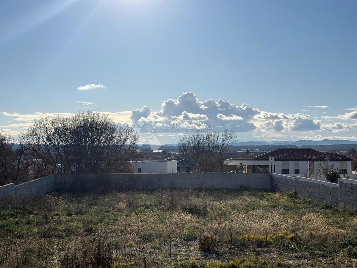 Zazidljivo zemljišče Murvica, Poličnik, 528m2