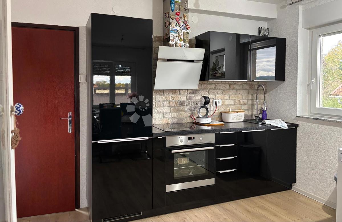 Stanovanje Centar, Gospić, 70m2