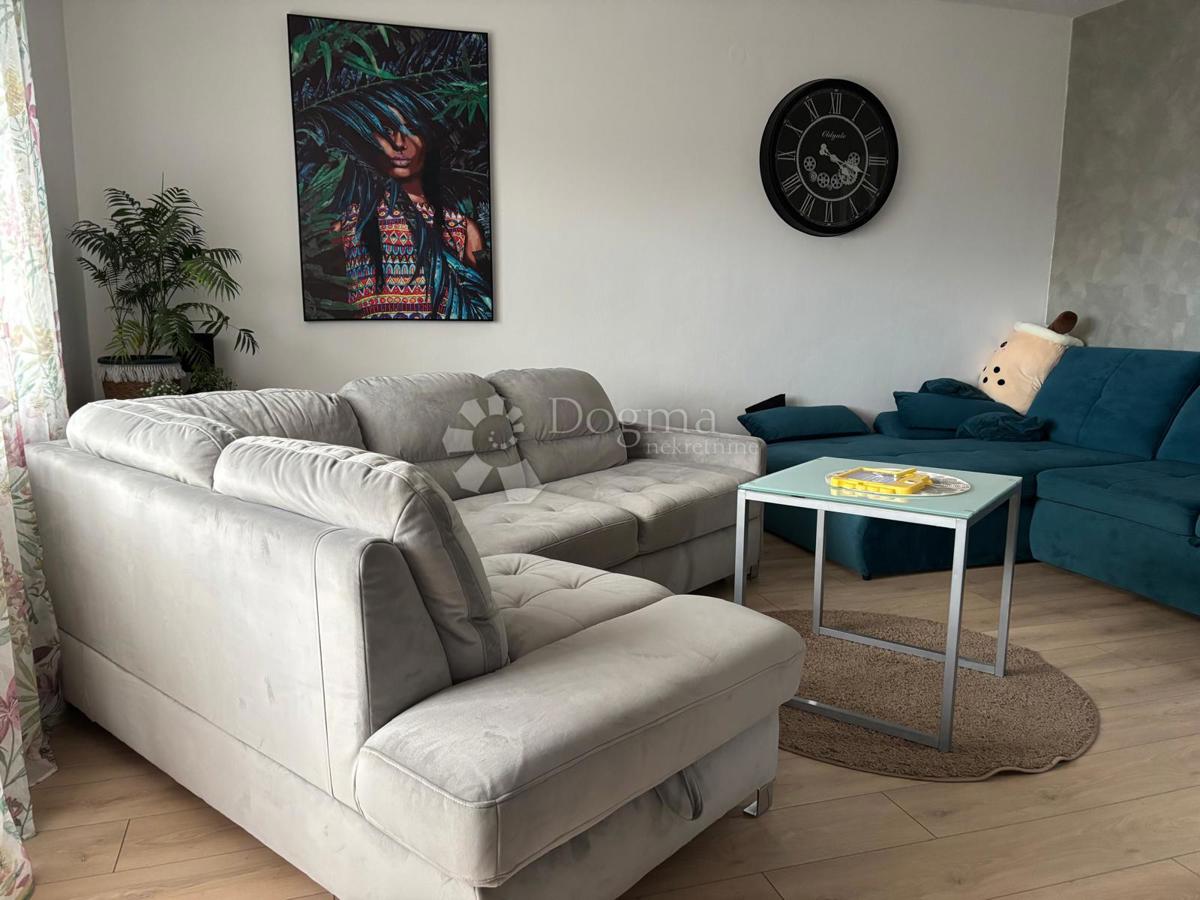 Stanovanje Centar, Gospić, 70m2