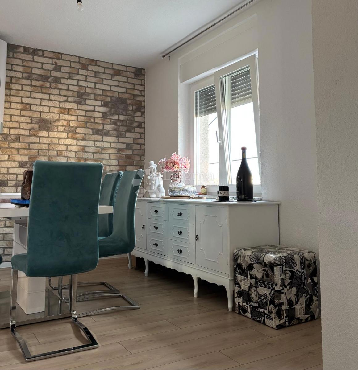 Stanovanje Centar, Gospić, 70m2