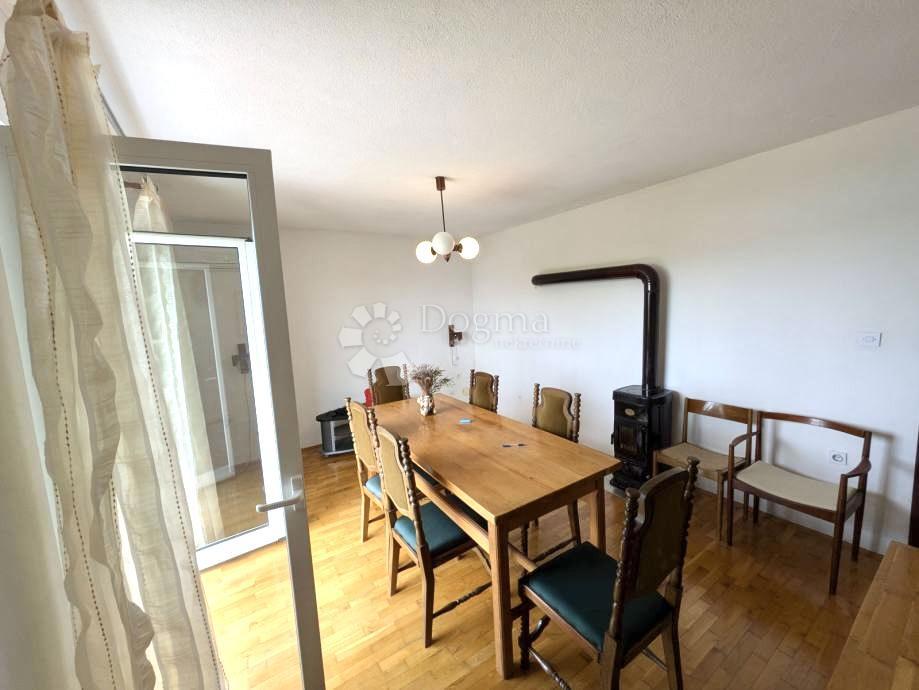 Stanovanje Karlobag, 95,02m2