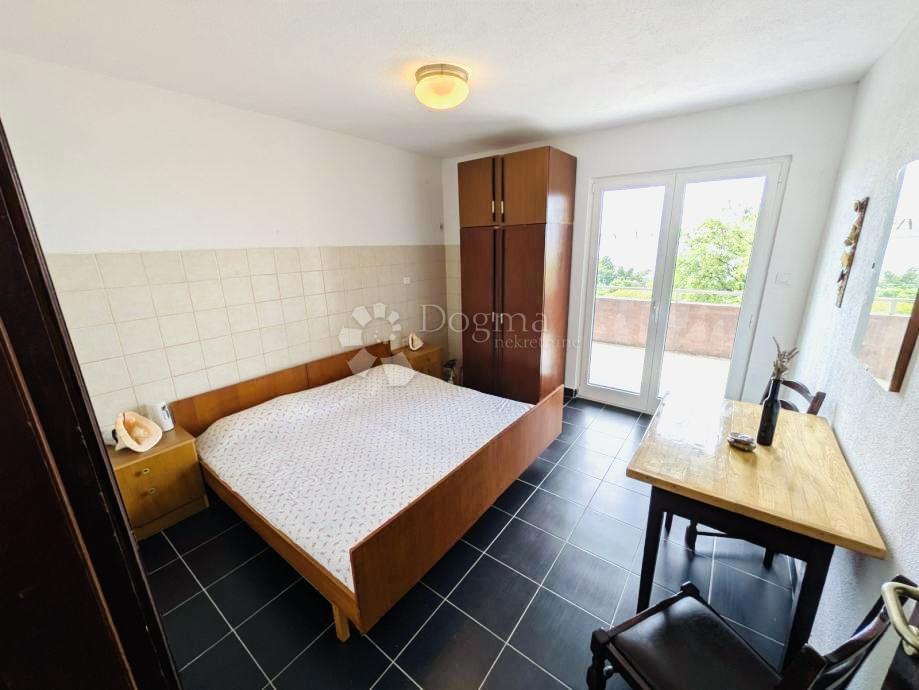 Stanovanje Karlobag, 95,02m2