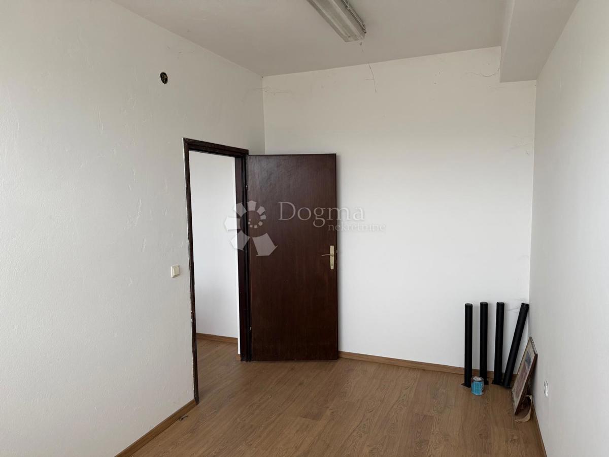 Poslovni prostor Novi Marof, 24,61m2