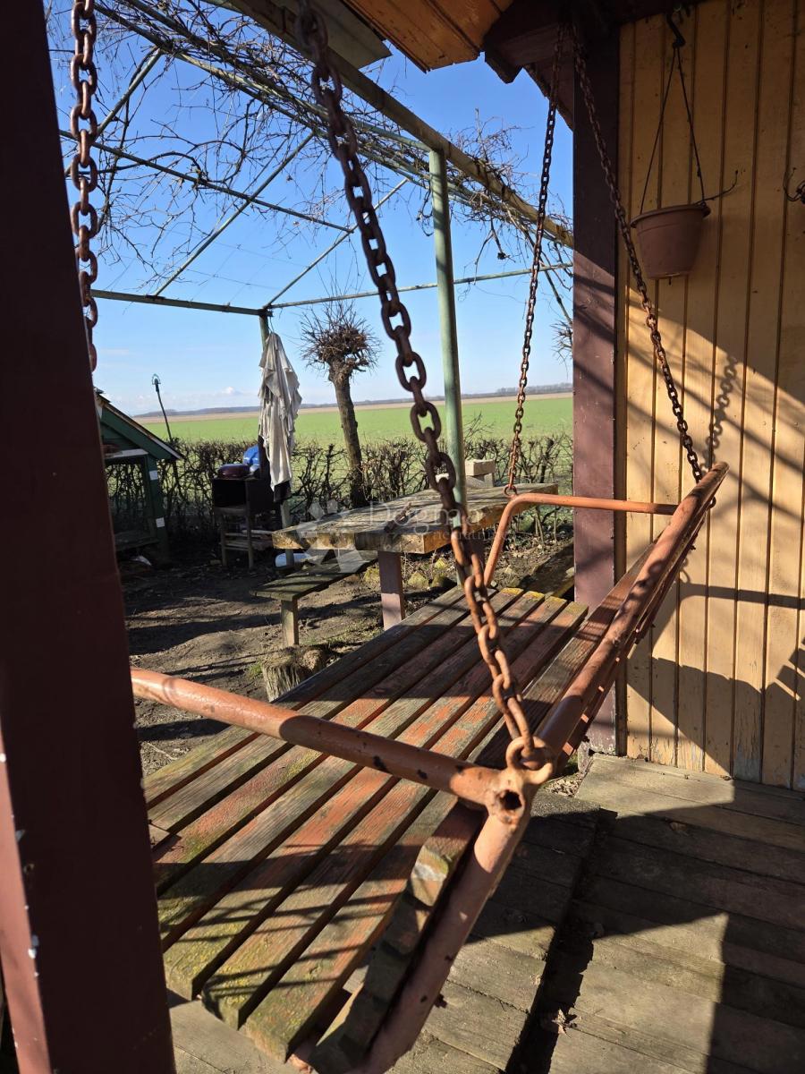 Kmetijsko zemljišče Valpovo, 1.439m2