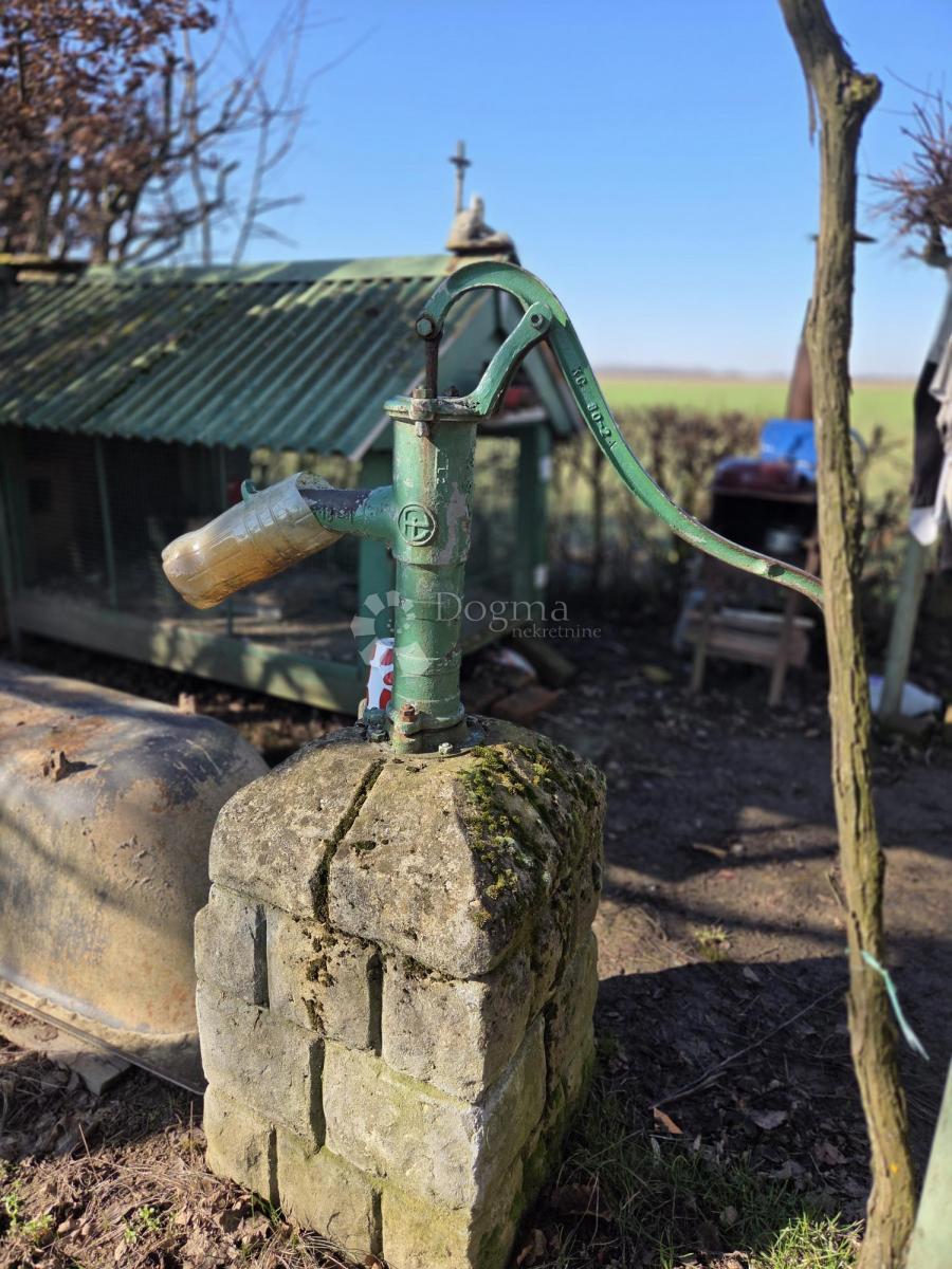 Kmetijsko zemljišče Valpovo, 1.439m2