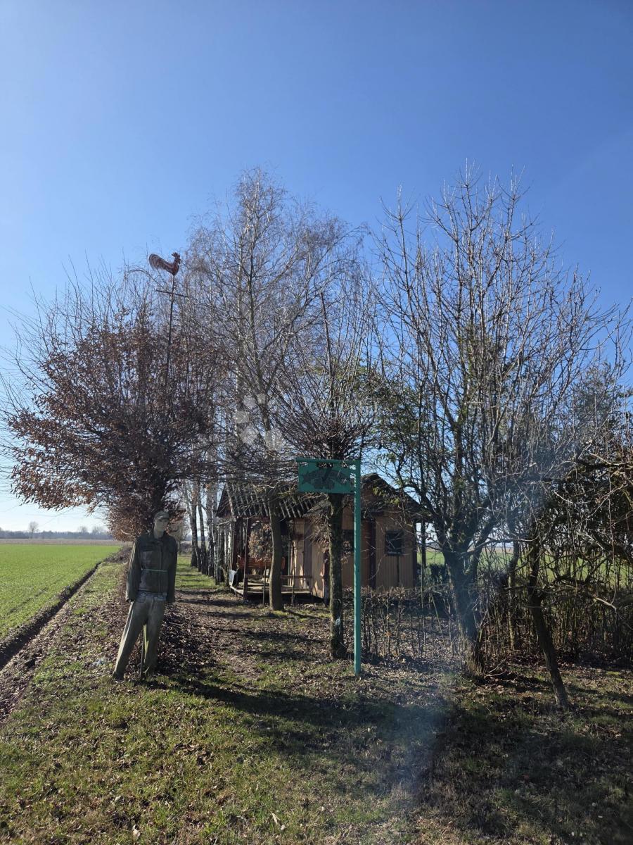 Kmetijsko zemljišče Valpovo, 1.439m2