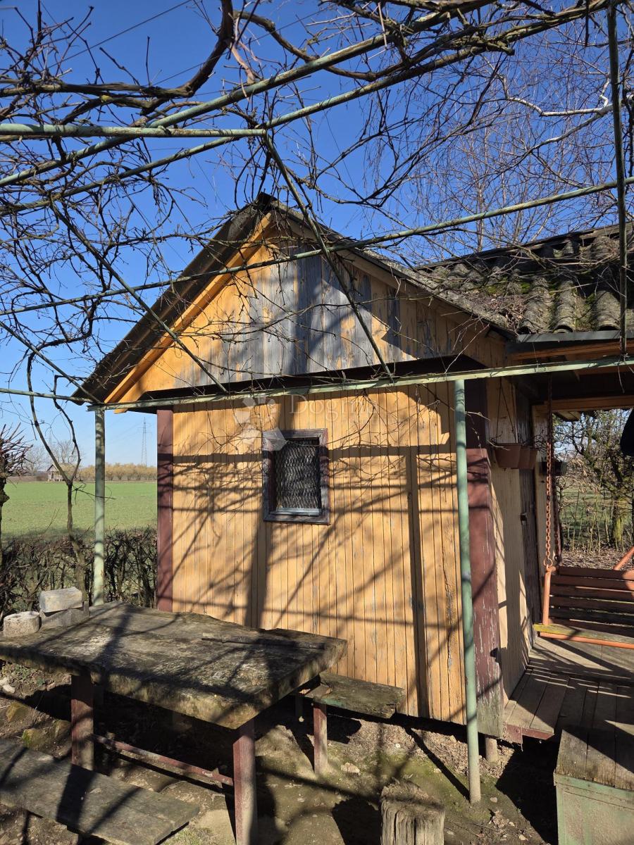 Kmetijsko zemljišče Valpovo, 1.439m2