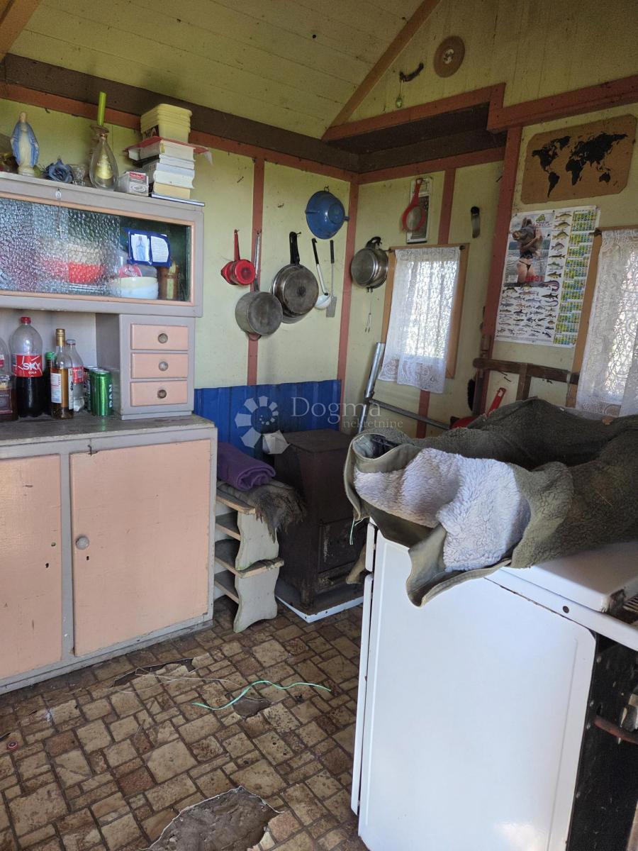 Kmetijsko zemljišče Valpovo, 1.439m2