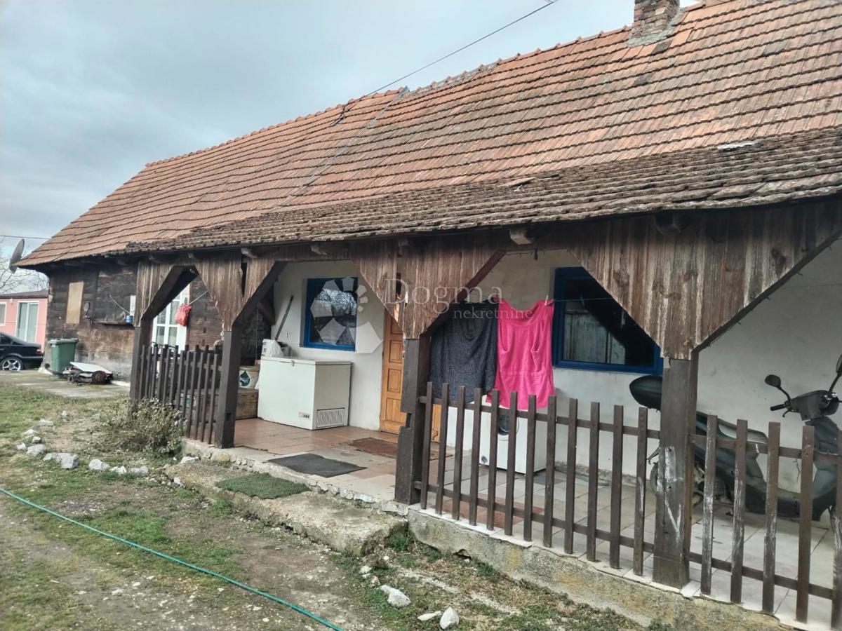 Kmetijsko zemljišče Donje Mekušje, Karlovac - Okolica, 707m2