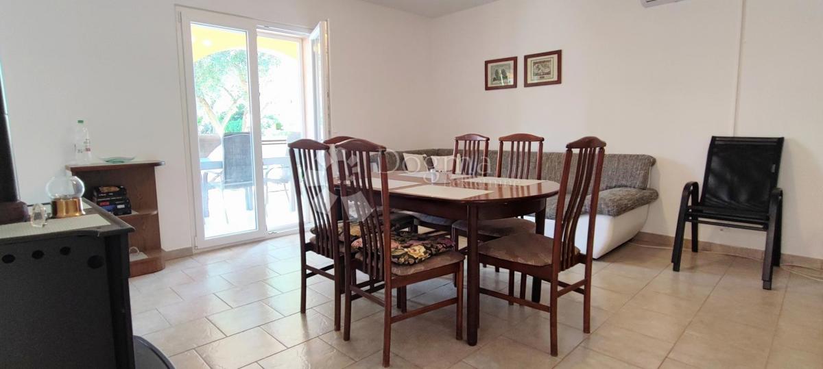 Hiša Povljana, 250m2