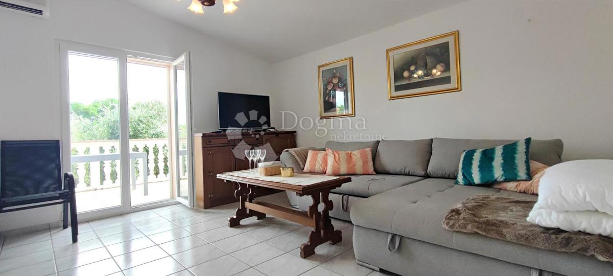 Hiša Povljana, 250m2