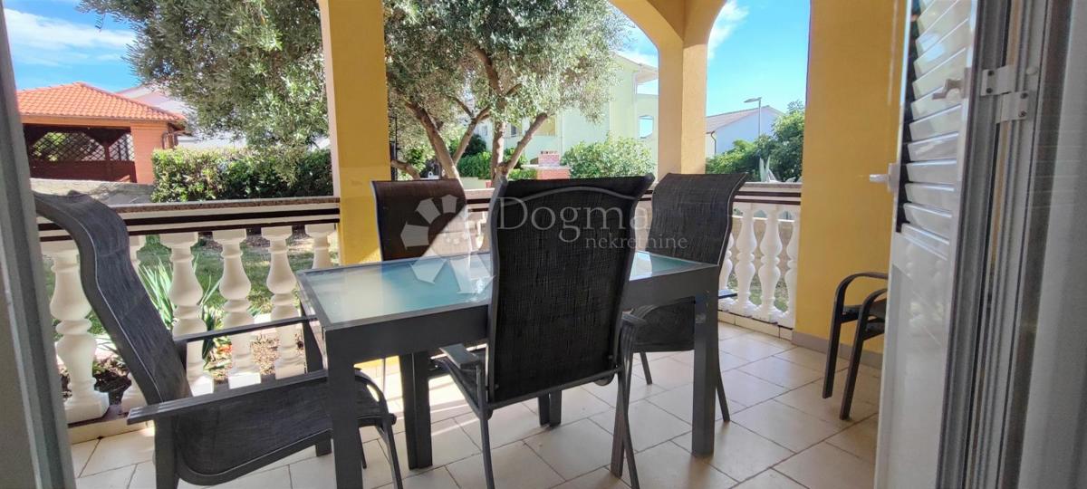 Hiša Povljana, 250m2