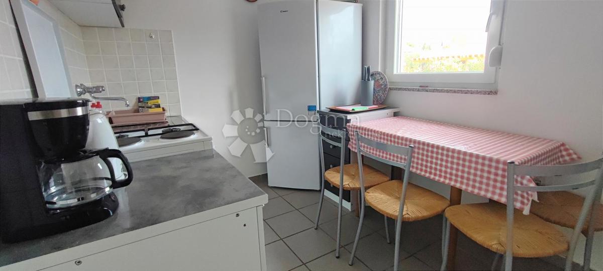 Hiša Povljana, 250m2