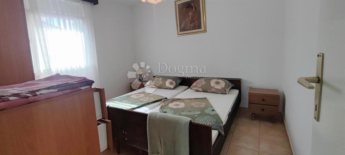 Hiša Povljana, 250m2