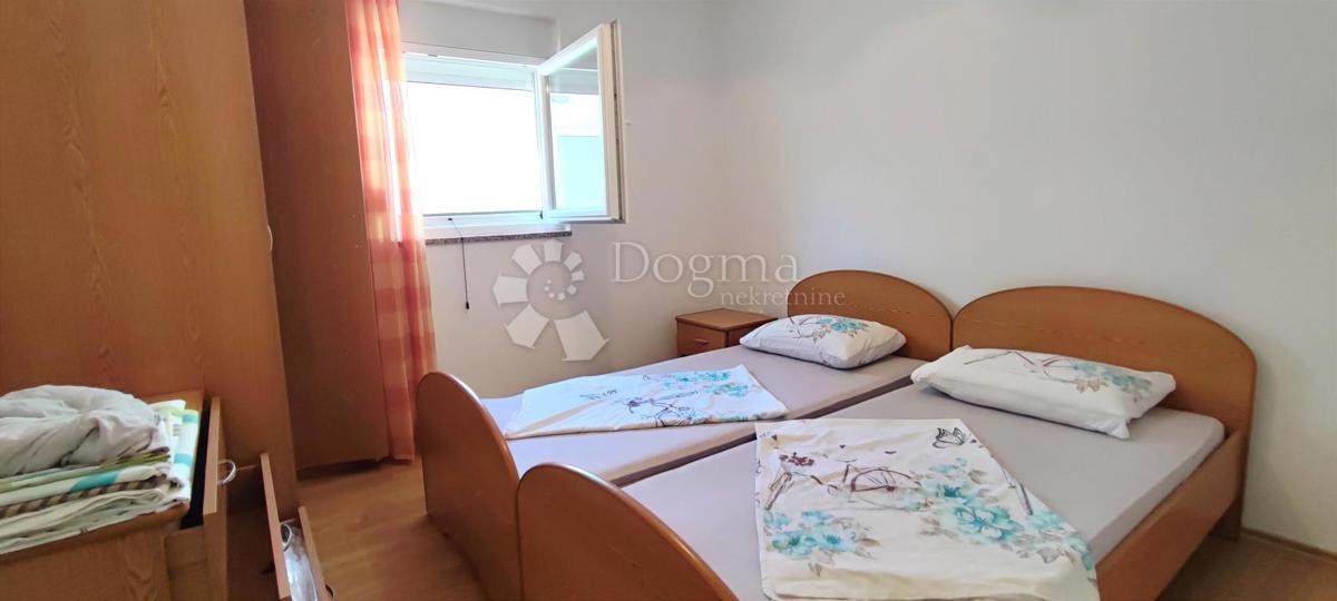 Hiša Povljana, 250m2