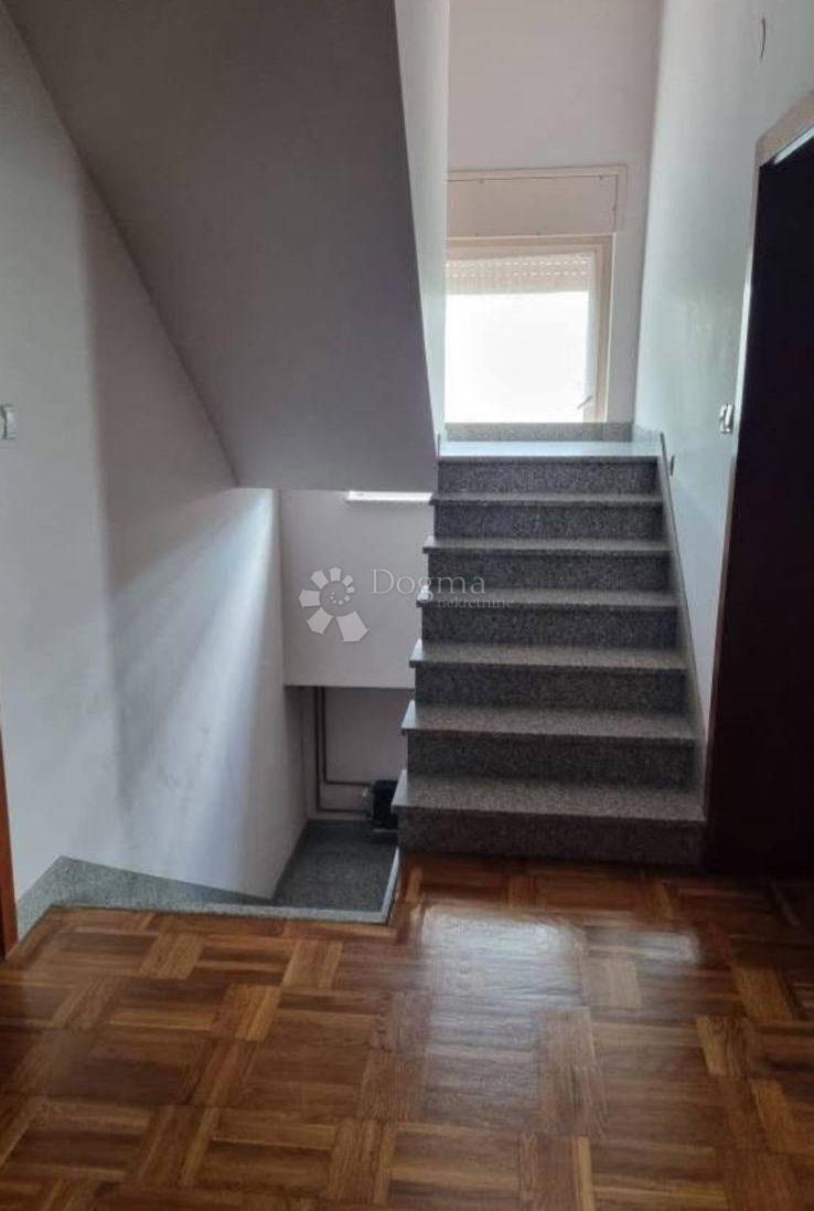 Hiša Brckovljani, 345m2