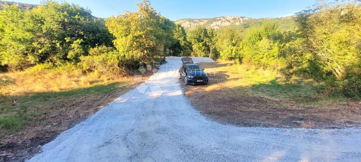 Zazidljivo zemljišče Roč, Buzet, 560m2