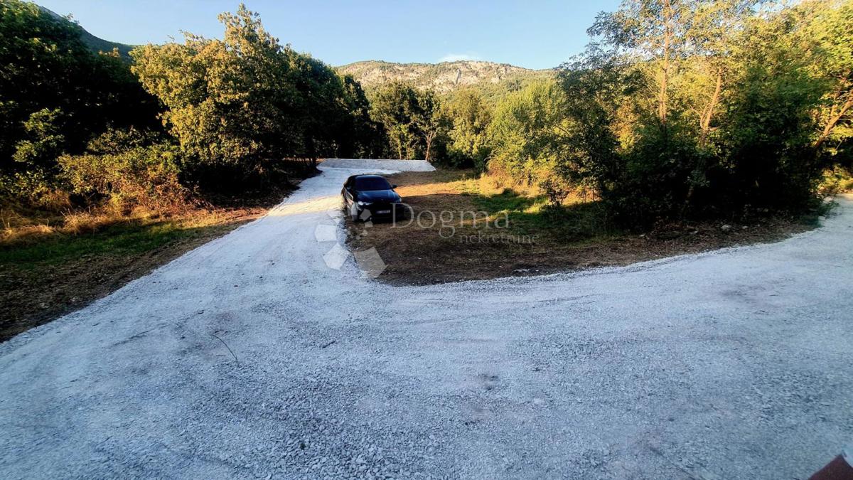 Zazidljivo zemljišče Roč, Buzet, 560m2