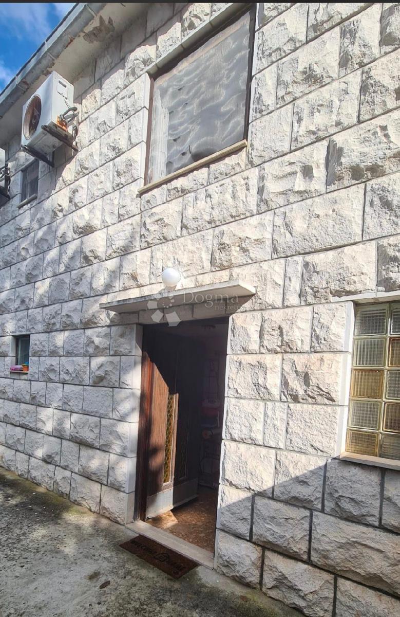 Hiša Sutivan, 187m2