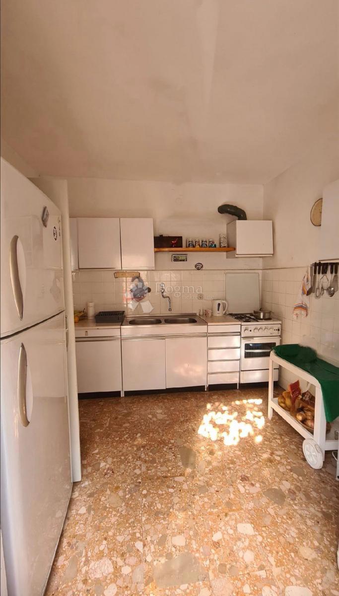 Hiša Sutivan, 187m2