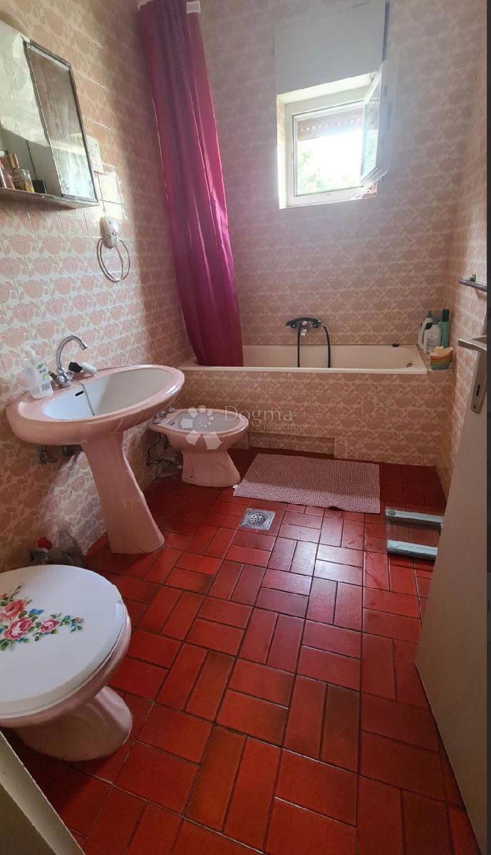 Hiša Sutivan, 187m2