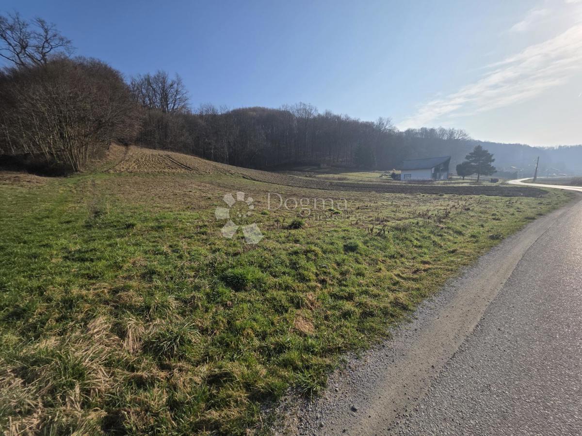 Zazidljivo zemljišče Donja Pačetina, Sveti Križ Začretje, 1.618m2