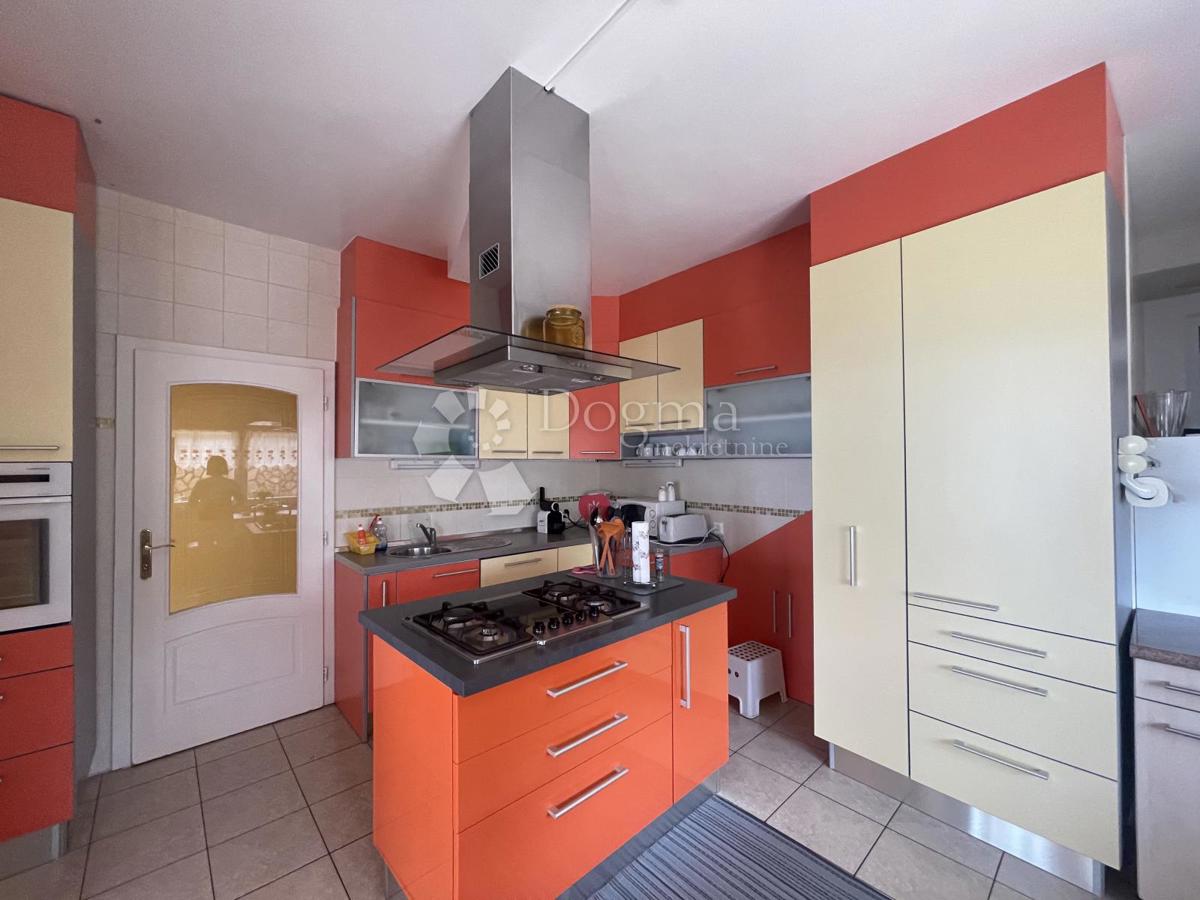 Hiša Jadranovo, Crikvenica, 700m2