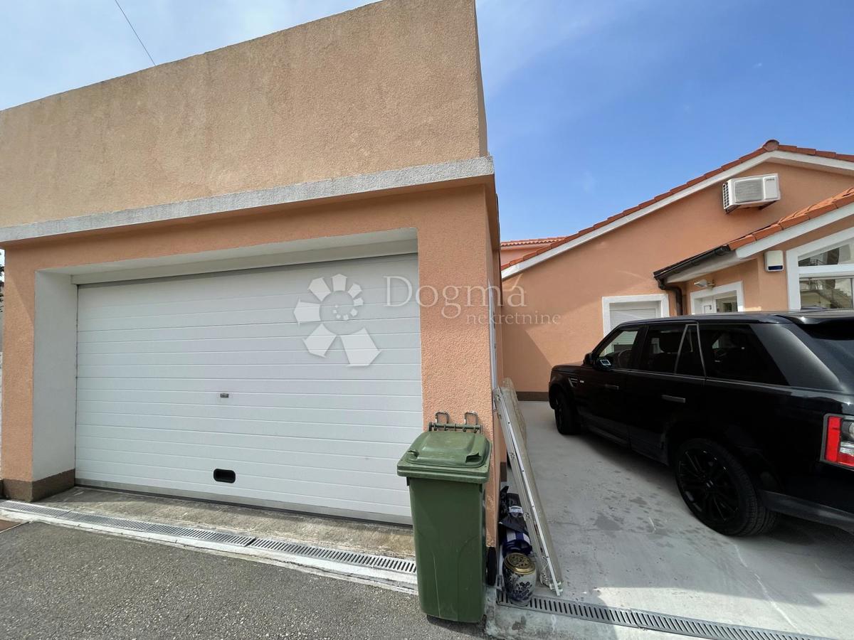 Hiša Jadranovo, Crikvenica, 700m2