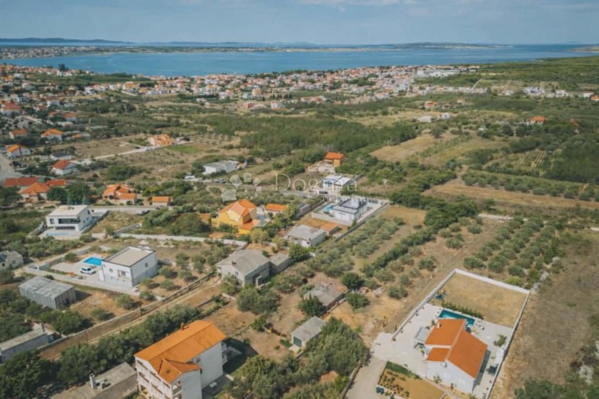 Zazidljivo zemljišče Vrsi, 1.252m2