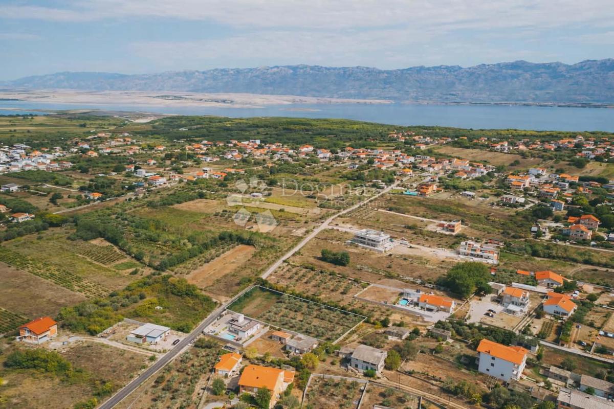 Zazidljivo zemljišče Vrsi, 1.252m2