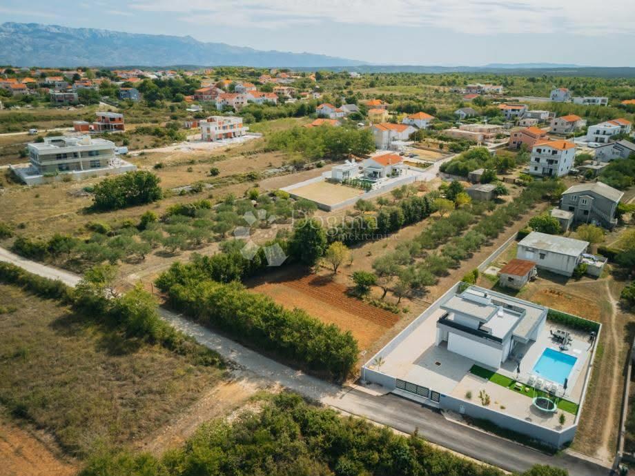 Zazidljivo zemljišče Vrsi, 1.252m2