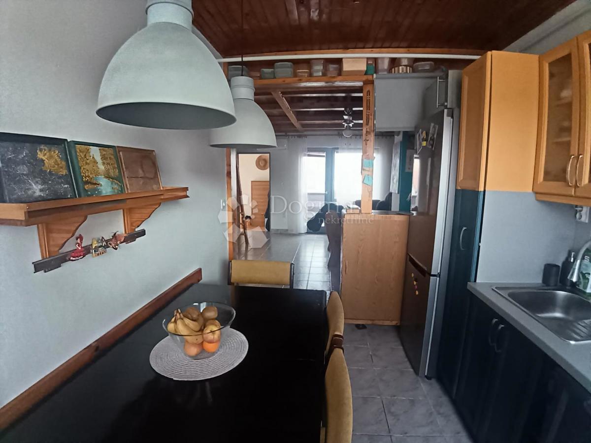 Hiša Orahovica, 180m2