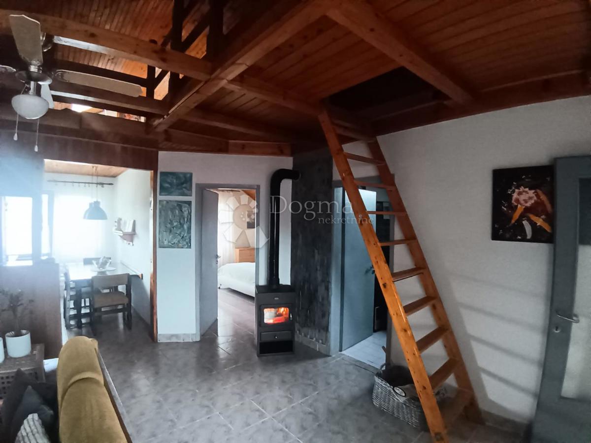 Hiša Orahovica, 180m2