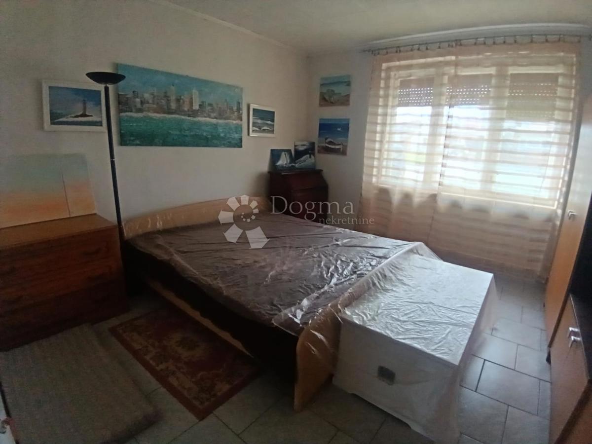 Hiša Orahovica, 180m2