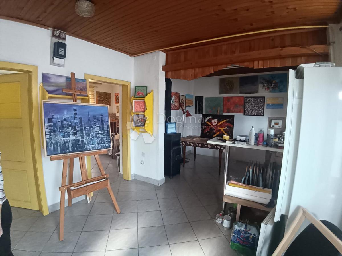 Hiša Orahovica, 180m2