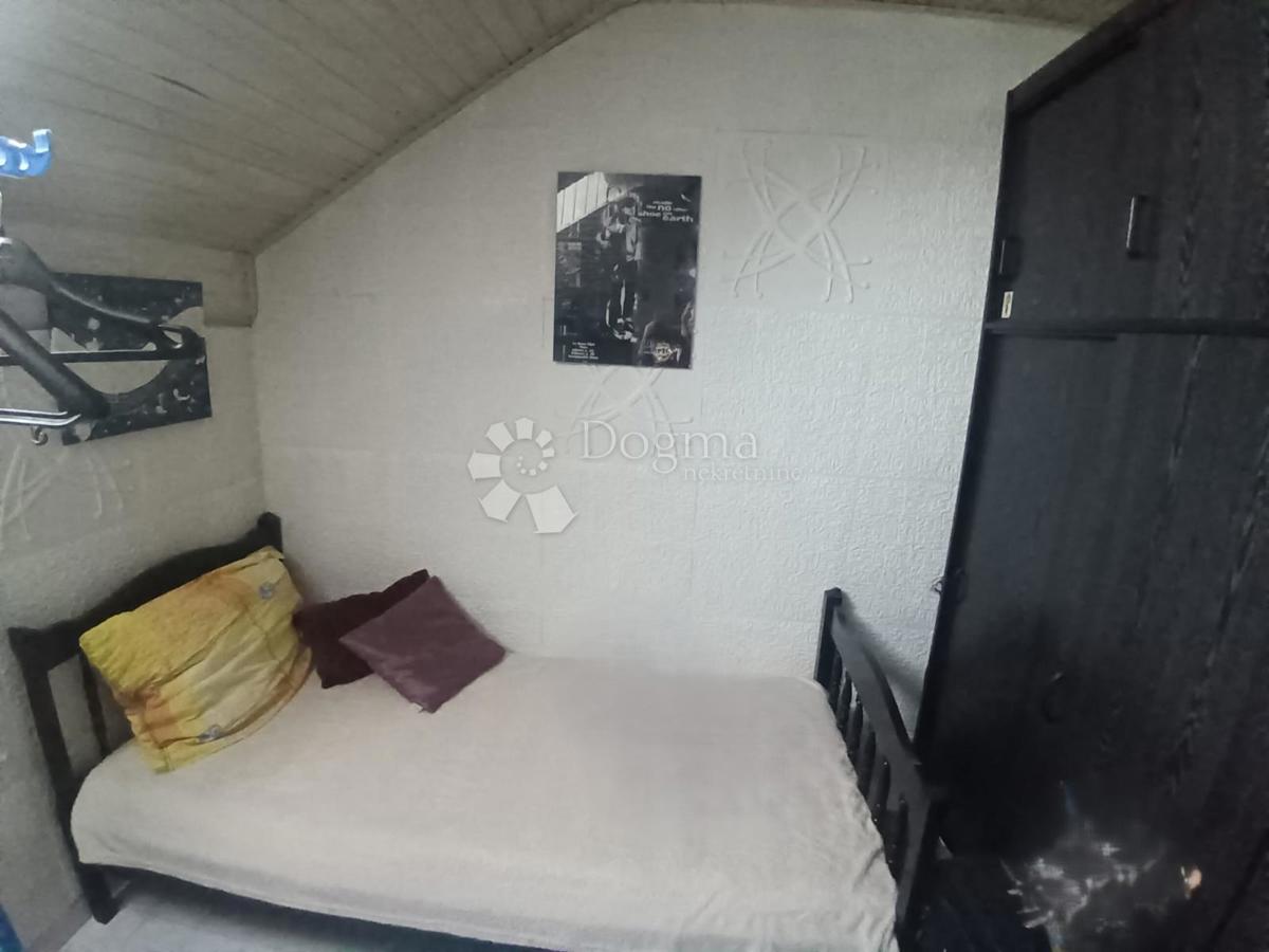 Hiša Orahovica, 180m2