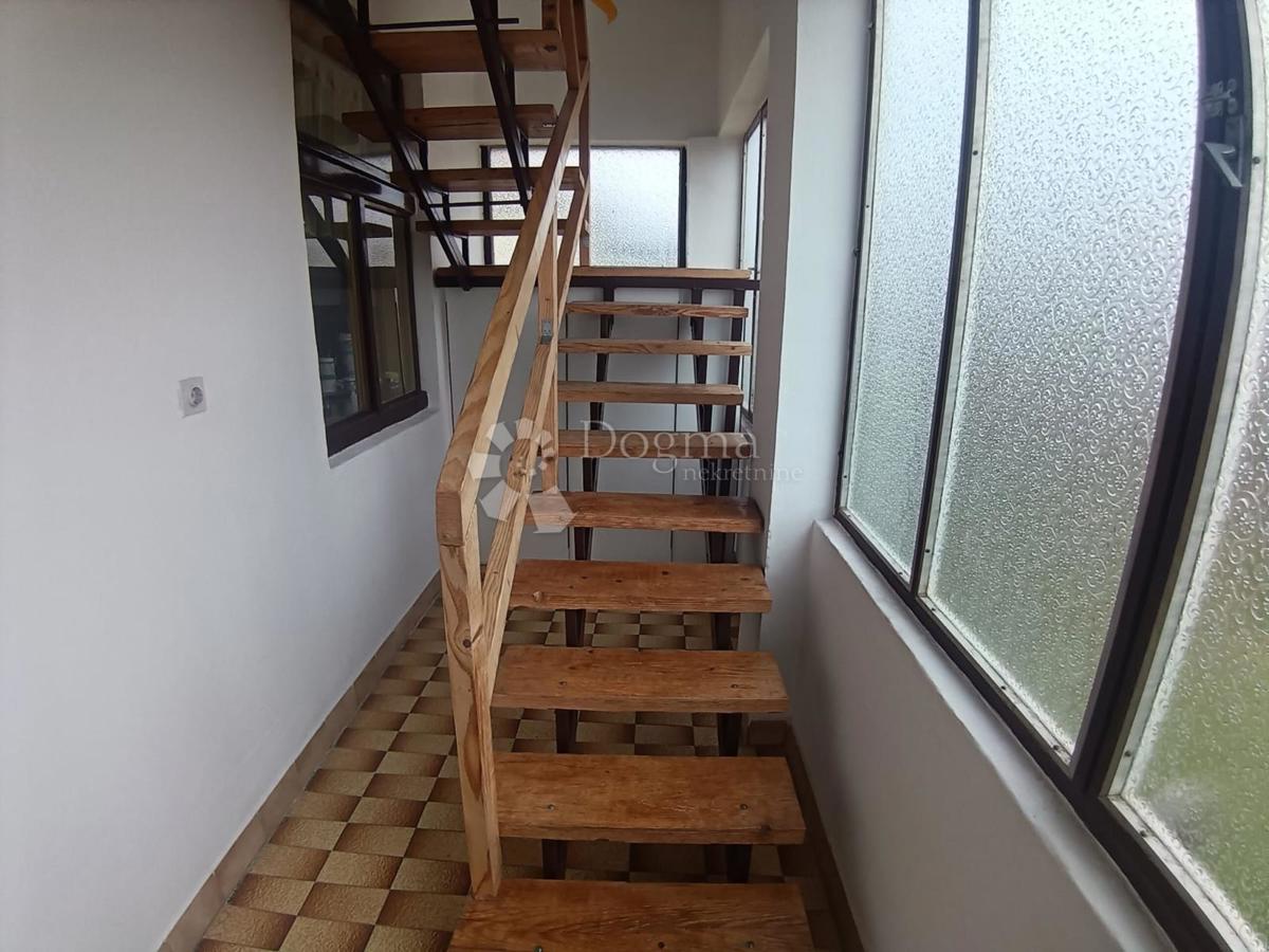 Hiša Orahovica, 180m2