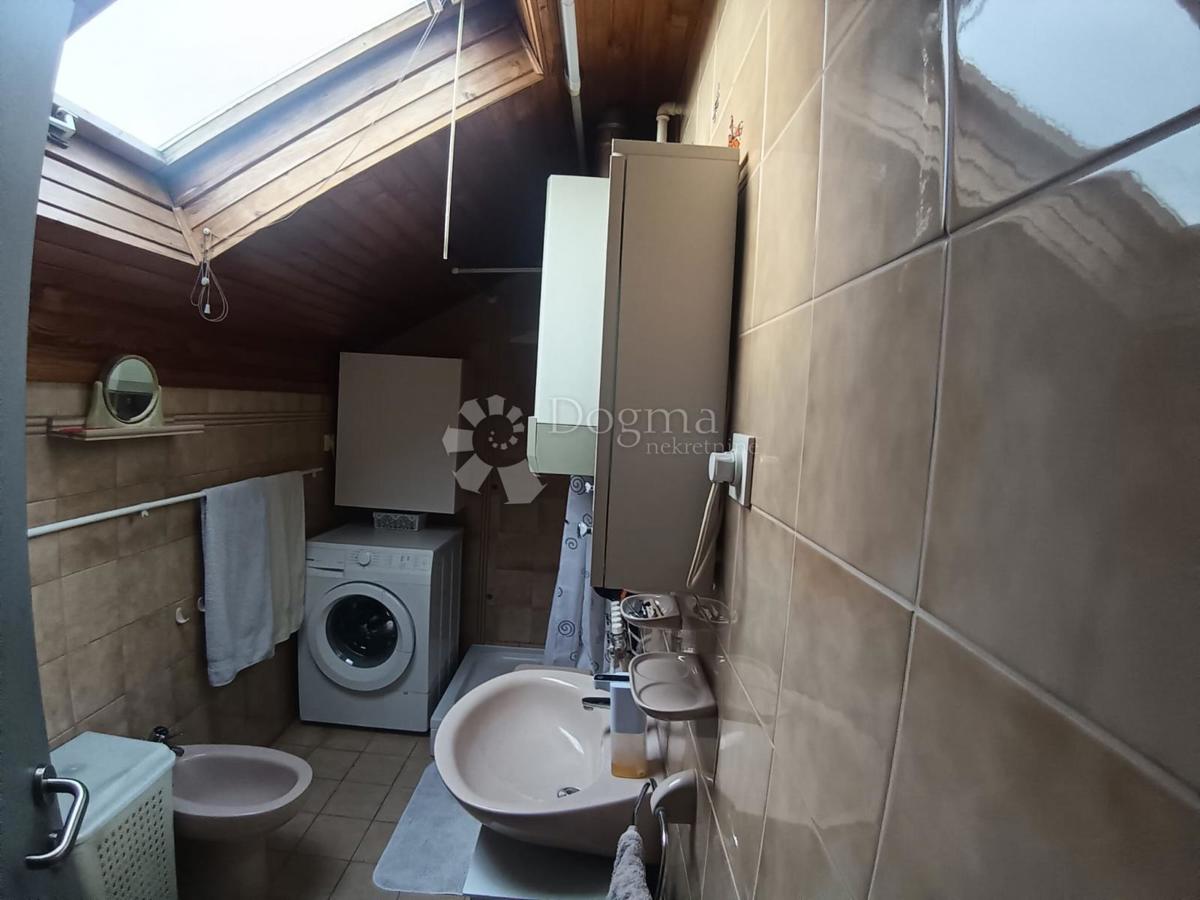 Hiša Orahovica, 180m2