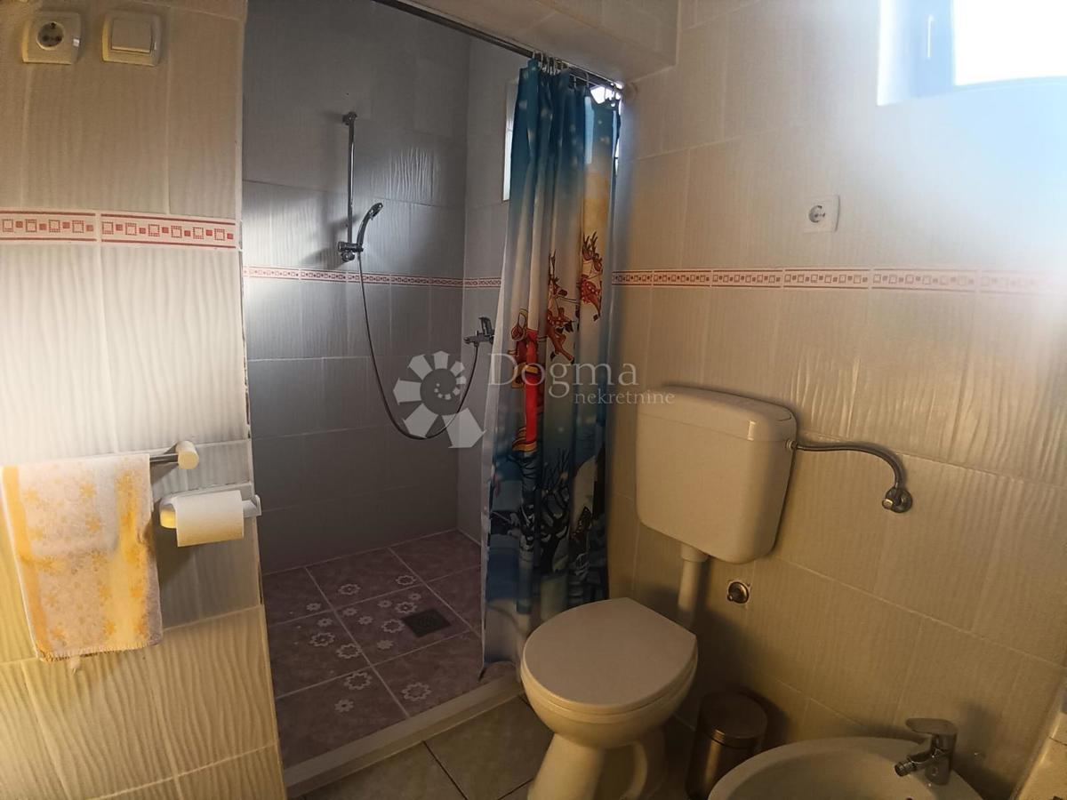 Hiša Orahovica, 180m2