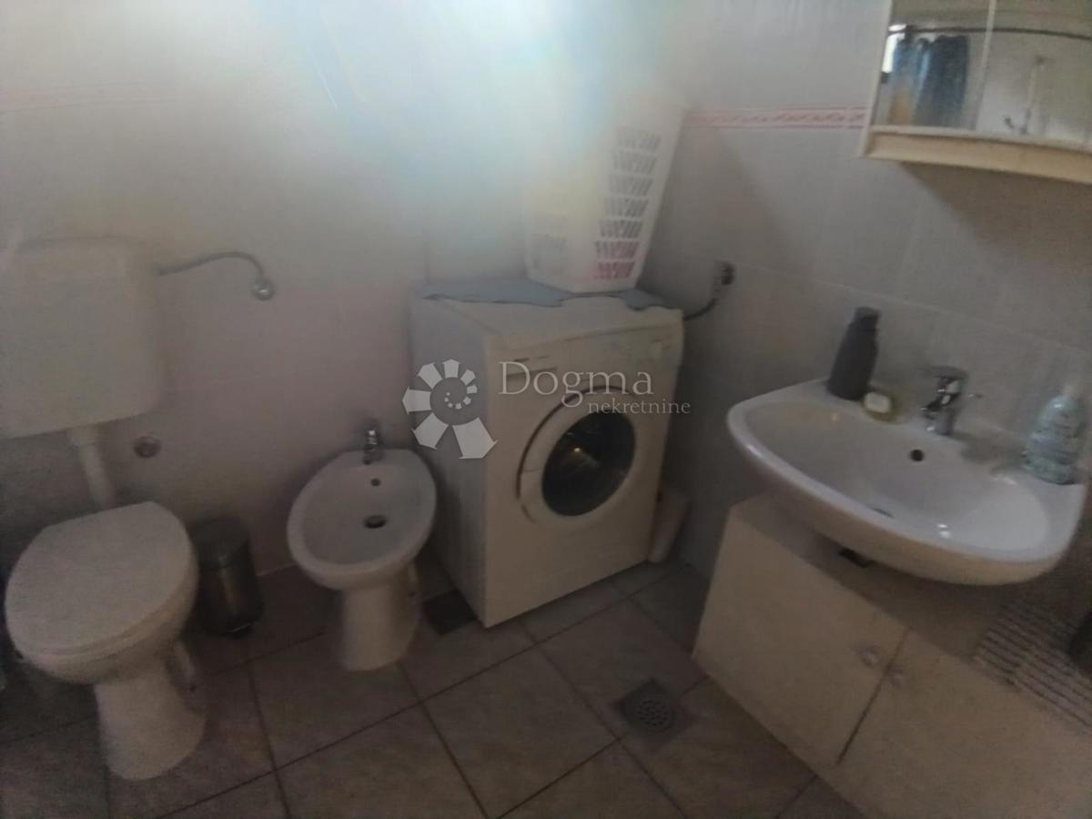 Hiša Orahovica, 180m2