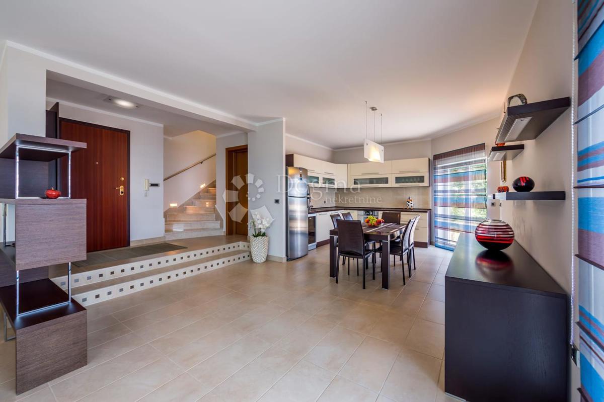 Hiša Bregi, Matulji, 200m2