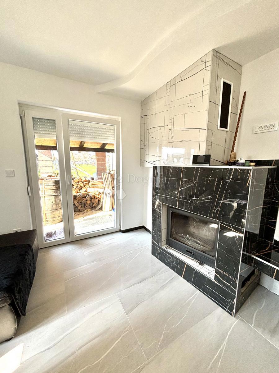 Hiša Lonja, Ivanić-Grad, 256m2