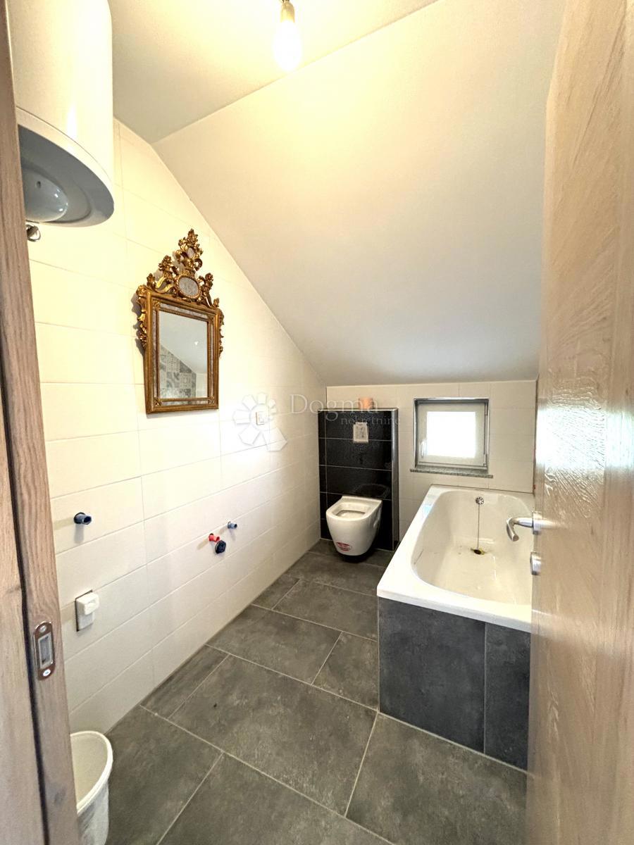 Hiša Lonja, Ivanić-Grad, 256m2