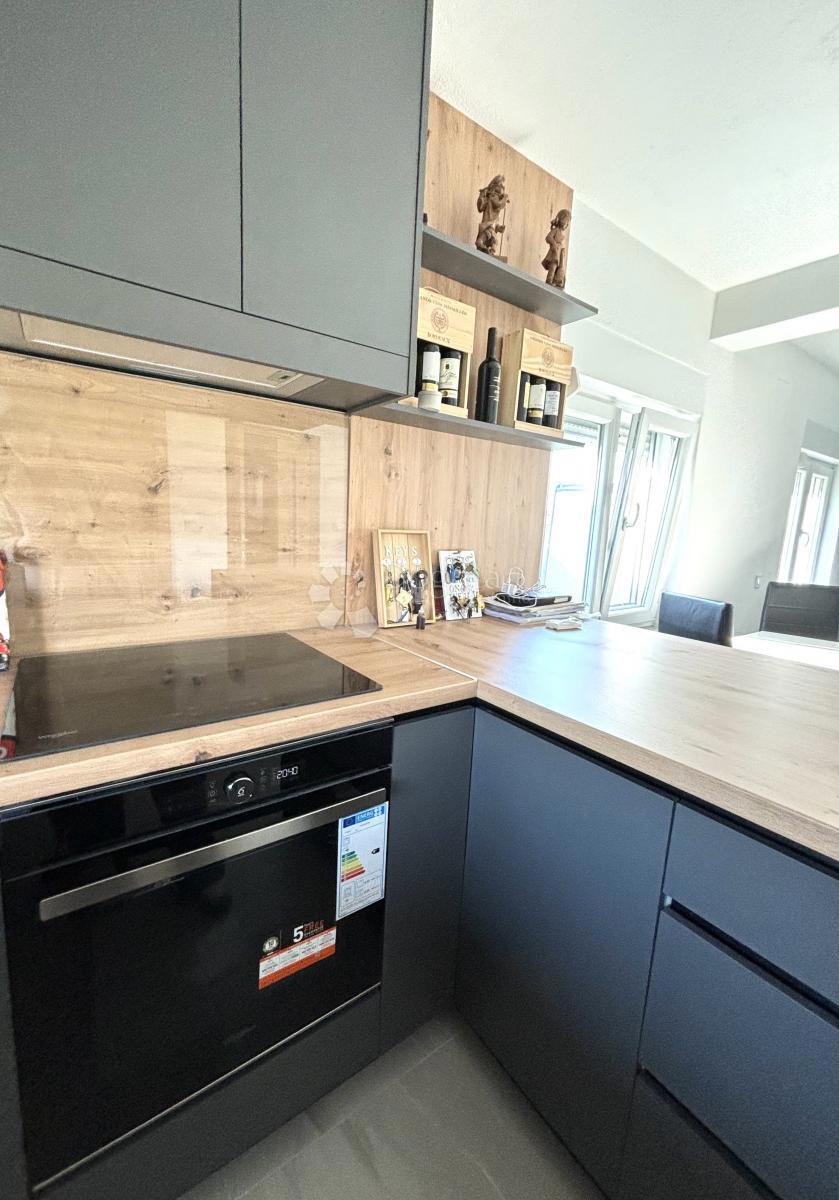 Hiša Lonja, Ivanić-Grad, 256m2