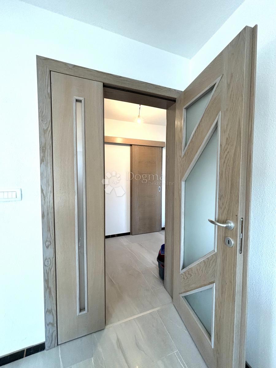 Hiša Lonja, Ivanić-Grad, 256m2