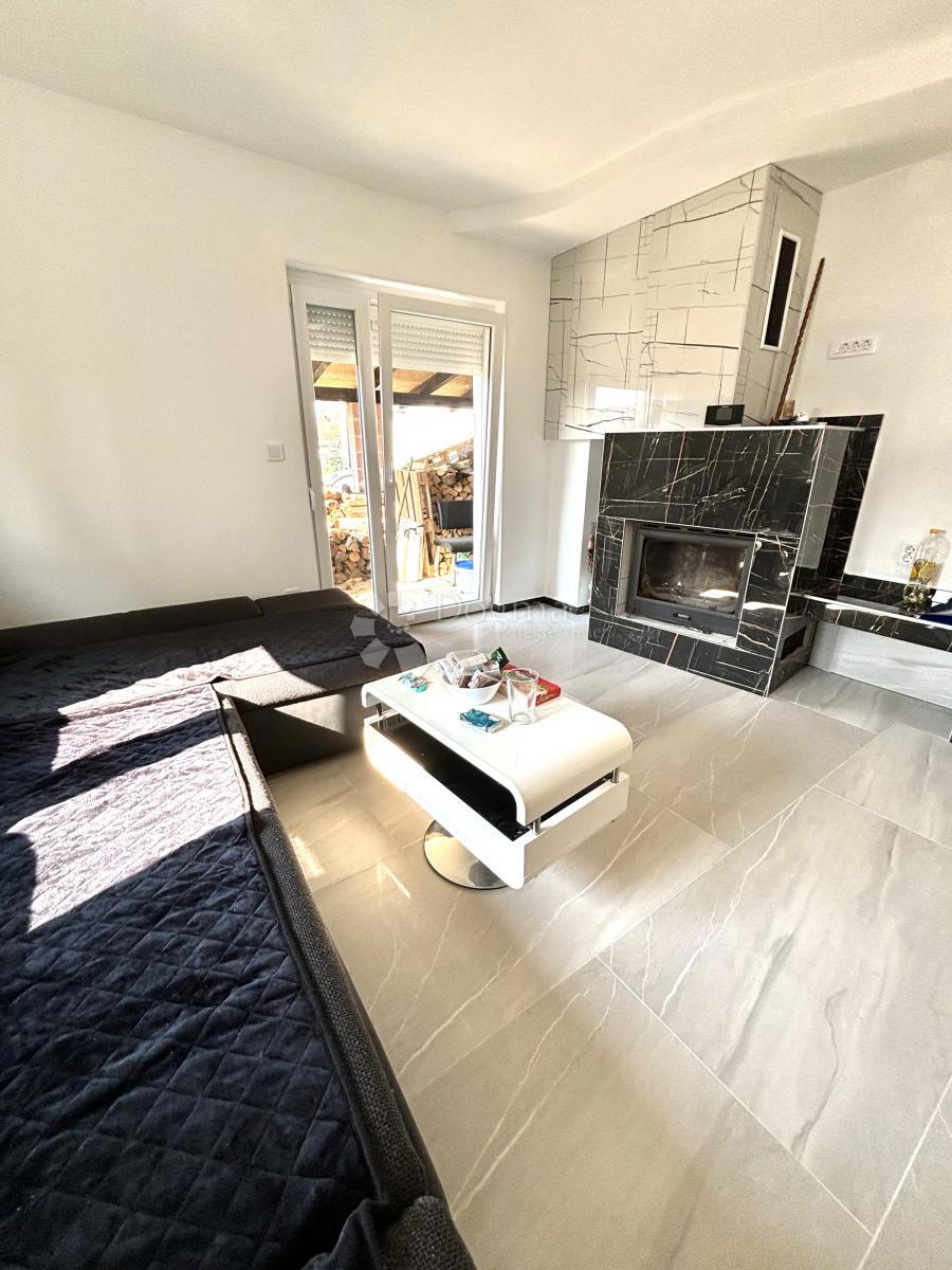 Hiša Lonja, Ivanić-Grad, 256m2