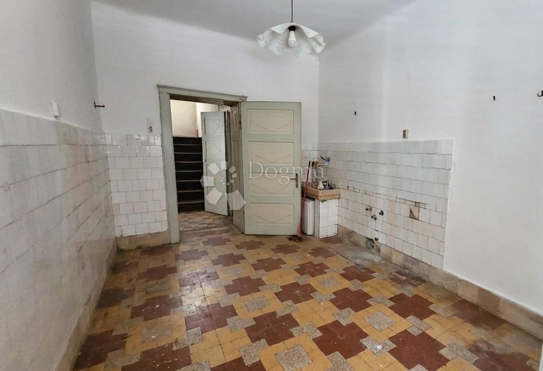 Hiša Stari Pazin, Pazin, 190m2